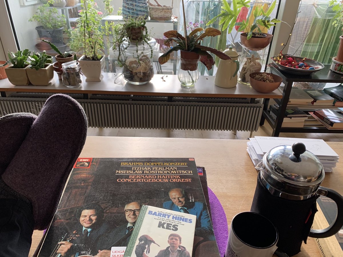 AnnePeddersen's tweet photo. This is what’s happening. Book, coffee and vinyls #akestrelforaknave #coffee #vinyls #aintmoving https://t.co/xEe3g2EJjs