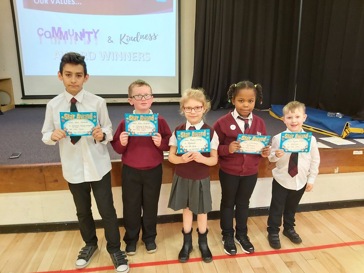 MrsGrant10's tweet photo. Our 'Community and Kindness' award winners π€β Congratulations! Thank you to our primary two and three pupils for helping to present them.
#celebratingvalues
@CarbrainPrimary https://t.co/GnW693IQRs
