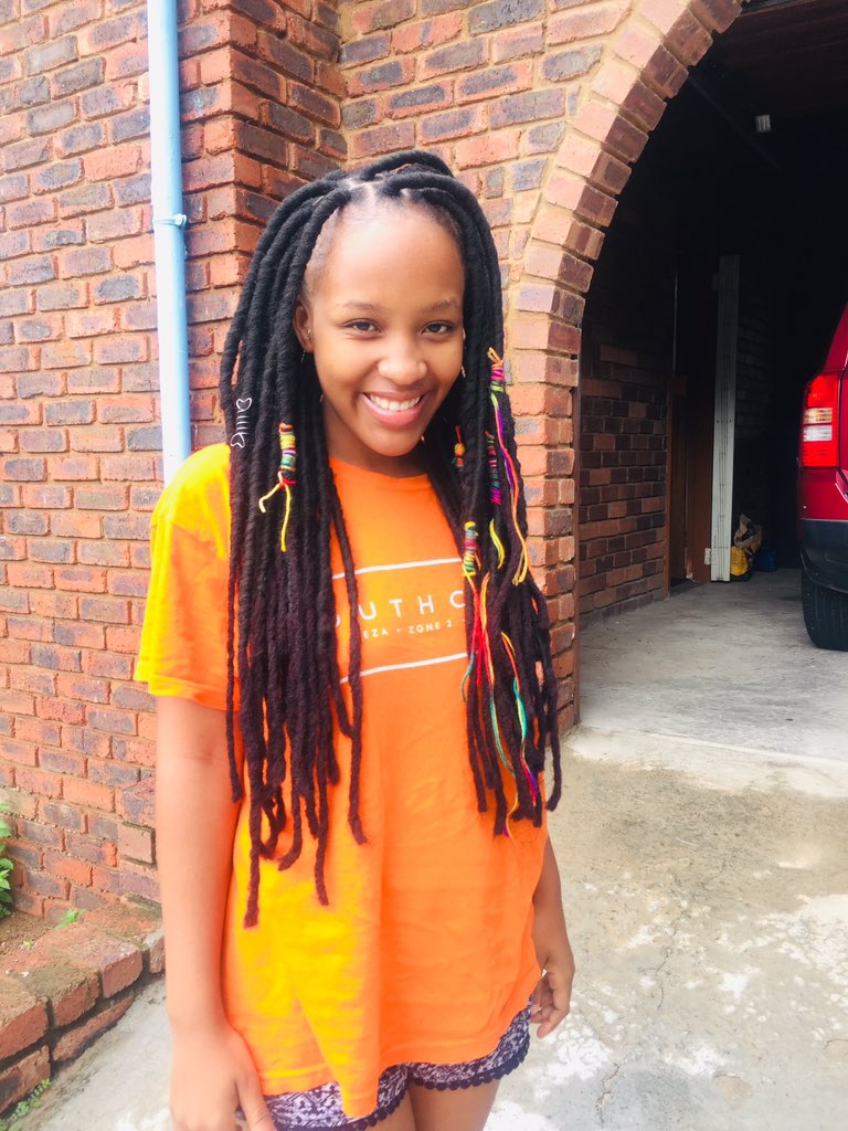 braidsbykarabo's tweet photo. Locs Availability Monday’s-Friday’s afternoons Saturday’s all day and sundays from 13:00pm DM me for prices and bookings #GirlzTalkZa @djsbu #basedincenturion #housecalls https://t.co/PSl7EfaUTA