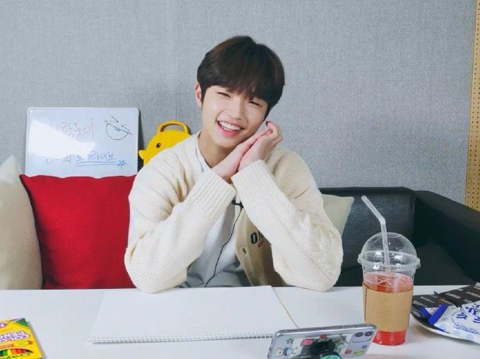 Mizake5's tweet photo. My daily doze of medicine..Thank you for your smile Pyopyo~yahh..Thank you for being my Source of strength and happiness during this time that I am sick🤒🤒Please be healthy always.I Miss you and fam @Shalomitha14 @CielPyo @GiantiMan @Nura_73Oneit 

#PDNote_Apologize_toX1 https://t.co/s4YWAYNVc4