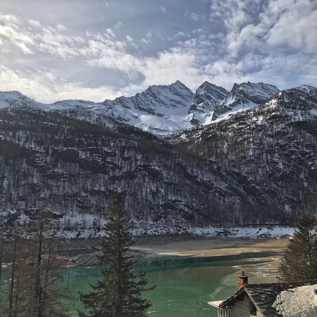 DenisFalconieri's tweet photo. Nuove montagne da scoprire, nuovi capitoli da scrivere #mountain #LPinPiemonte #lonelyplanetitalia #lonelyplanet #ceresolereale https://t.co/7yS6gPvjCg