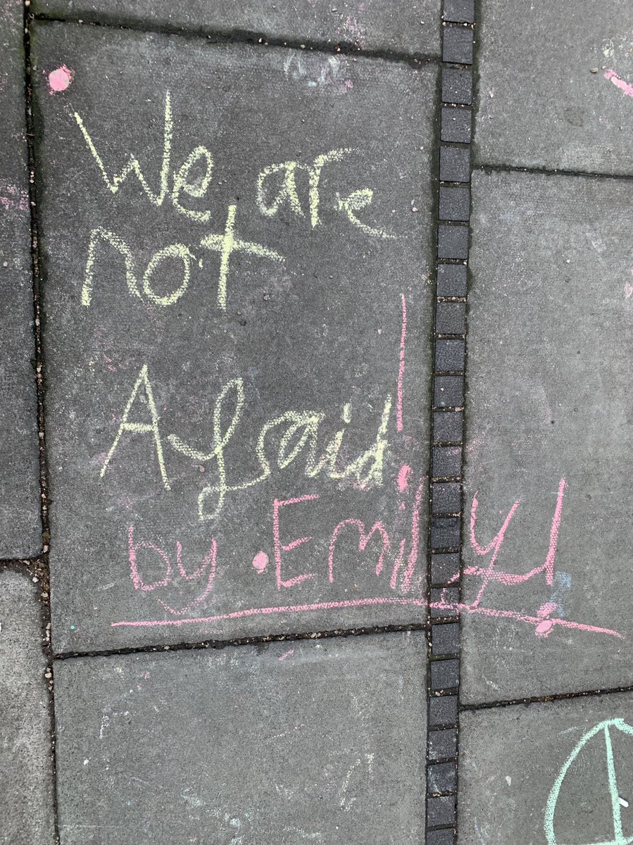Thanks to <a href="/SingingMamasSL/">SLondon SingingMamas</a> for helping us raise our collective voice this morning to say #StreathamStandsTogether ❤️

Great to see the community coming together like this. Please join this afternoon’s vigil outside the Odeon at 1:30pm if you can #StreathamIsOpen