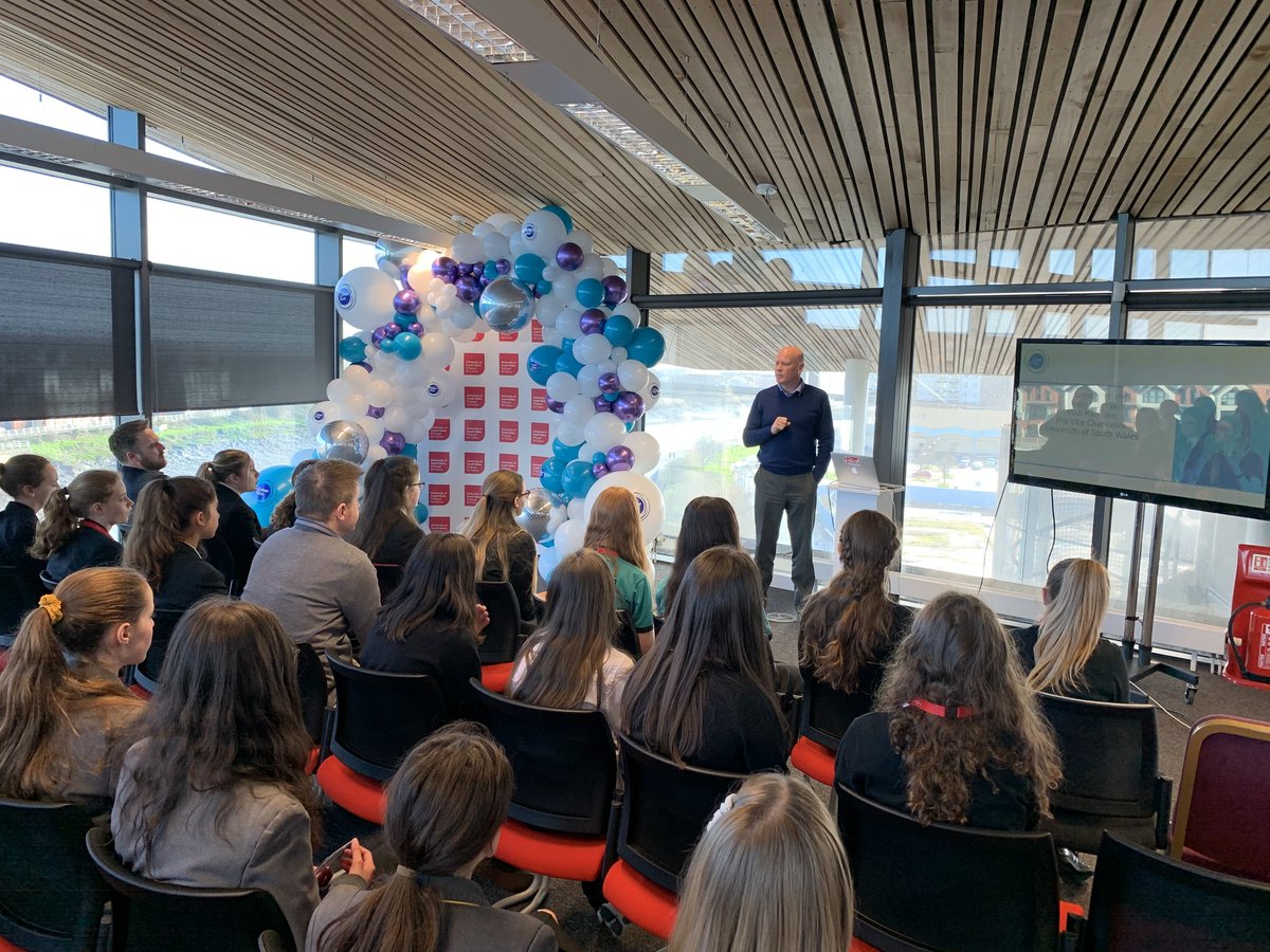 ClareOnTheRun's tweet photo. Our Pro Vice Chancellor Paul Harrison welcoming the girls at the start of the #girlscomp20 #CyberFirst @NCSC https://t.co/hA5NODG4fb
