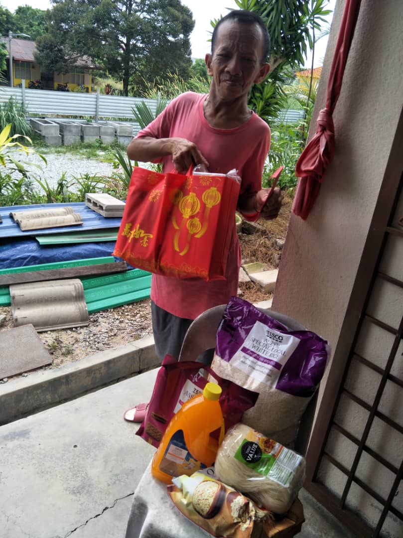 KecharaSoupK's tweet photo. To all shoppers out there who supported this Gift of Prosperity campaign, we THANK YOU! THANK YOU for bringing cheers and joy to all of them regardless of their race and religion over Chinese New Year!
#hungerknowsnobarriers #tescomalaysia #kechara https://t.co/Q3riqtL9ob