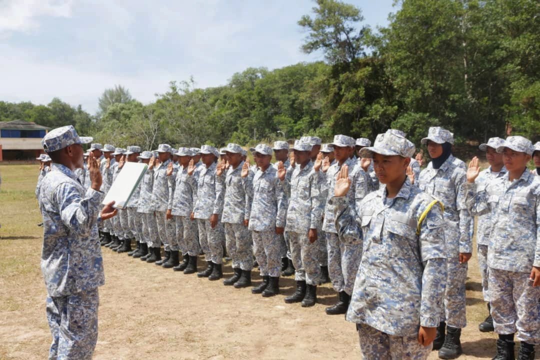 KDSI_rasmi's tweet photo. Latihan Kemahiran Menembak PtM 220/19 telah dilaksanakan pada 3 hingga 6 Feb 20 bertempat di Lapang Sasar KDSI.Selain mempelajari ilmu teori mengenai spesifikasi senjata,PtM juga didedahkan dengan latihan praktikal penembakan senjata kecil.
#SmallArmsFiring
#AimsToTarget https://t.co/WXBfpCWcQZ