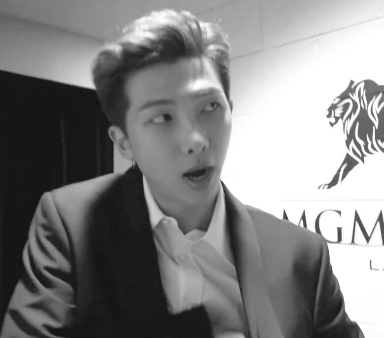 /beight light came from the wedding hall, he gasps for air, as he straightened up his suit and fixin' his glasses, trying to look as calm as he could/

Damn, i made it--- right??

#evkawedd