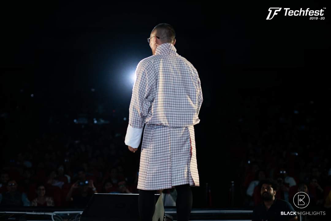 Techfest_IITB's tweet image. With lectures by eminent personalities, the International Robowars, a spectacular performance by the Skeleton Dance Crew, and the Mirror Laserman show, not to forget the International Full Throttle, Exhibitions, and Ozone, Day 1 was undoubtedly lit!

#techfest2020
#iitbombay