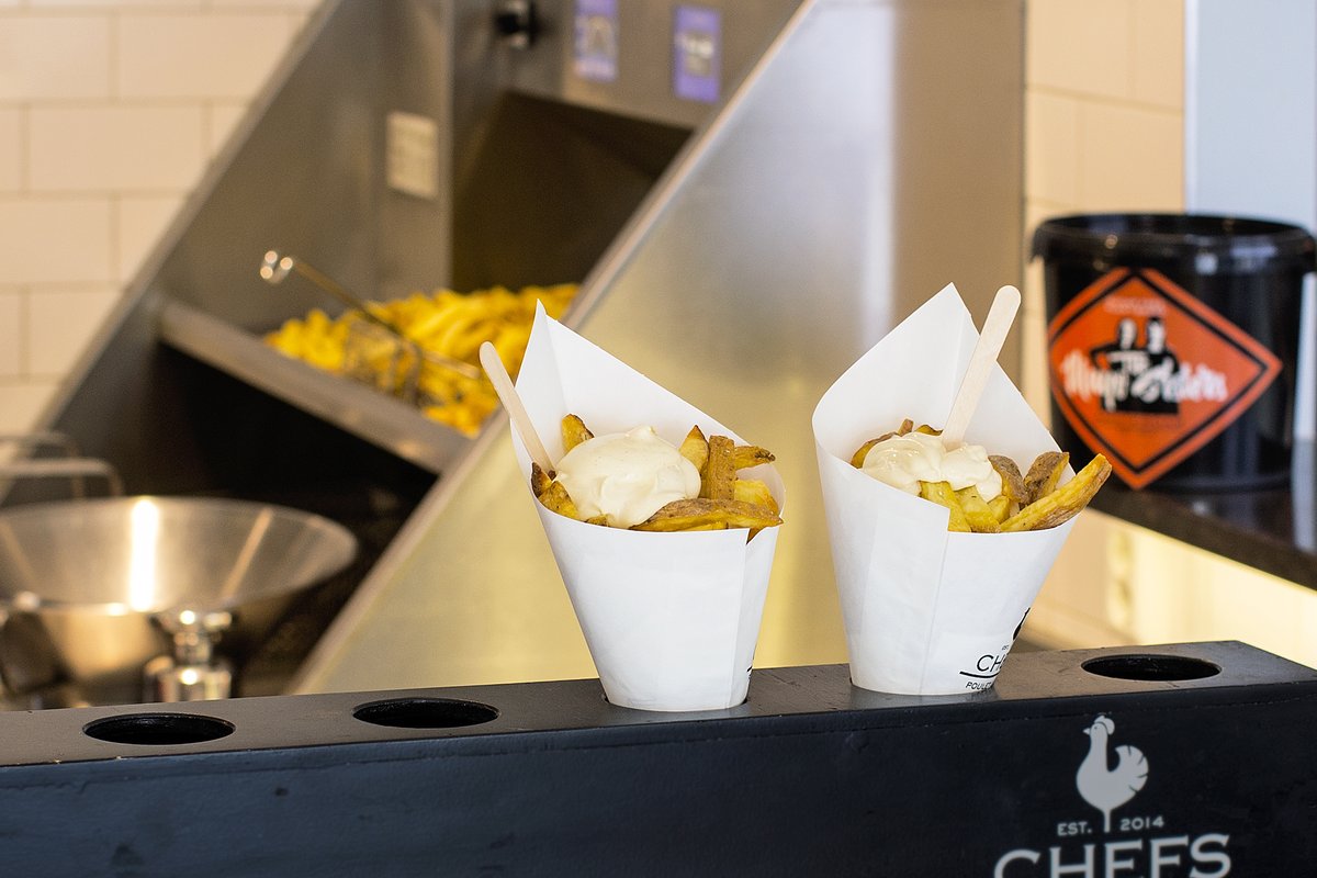 De Chefs zoeken nog steeds meiden&amp;jongens voor de avond in onze winkel. Je bent de baas van de TakeAway Corner en zorgt dat de bestellingen netjes de deur uit gaan. Werktijden van 17 tot 20.30. Meld je als eerste en we trakteren op een kipje met frites. Bellen: 020-233 9100 #werk