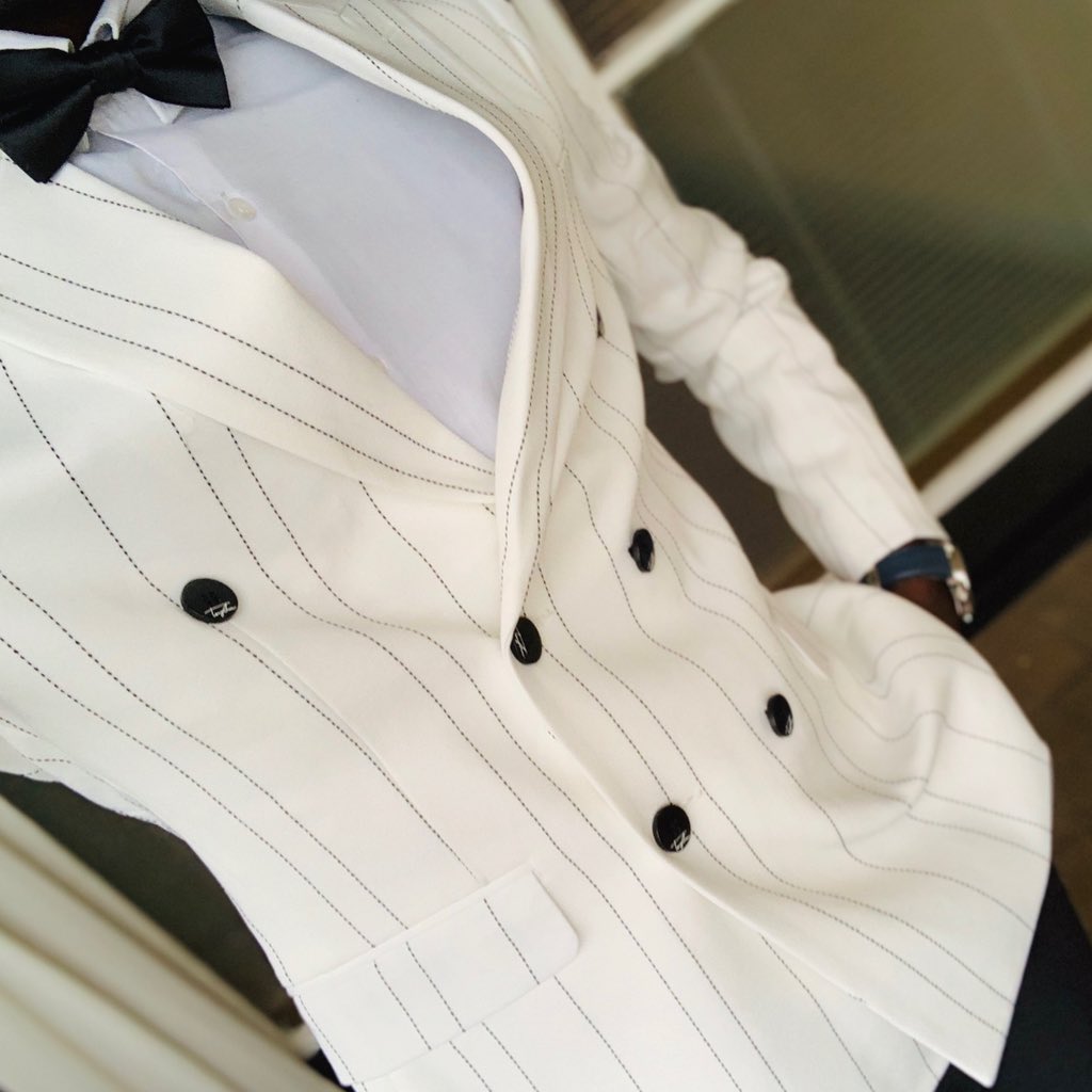 Z U S A N G E tweet media