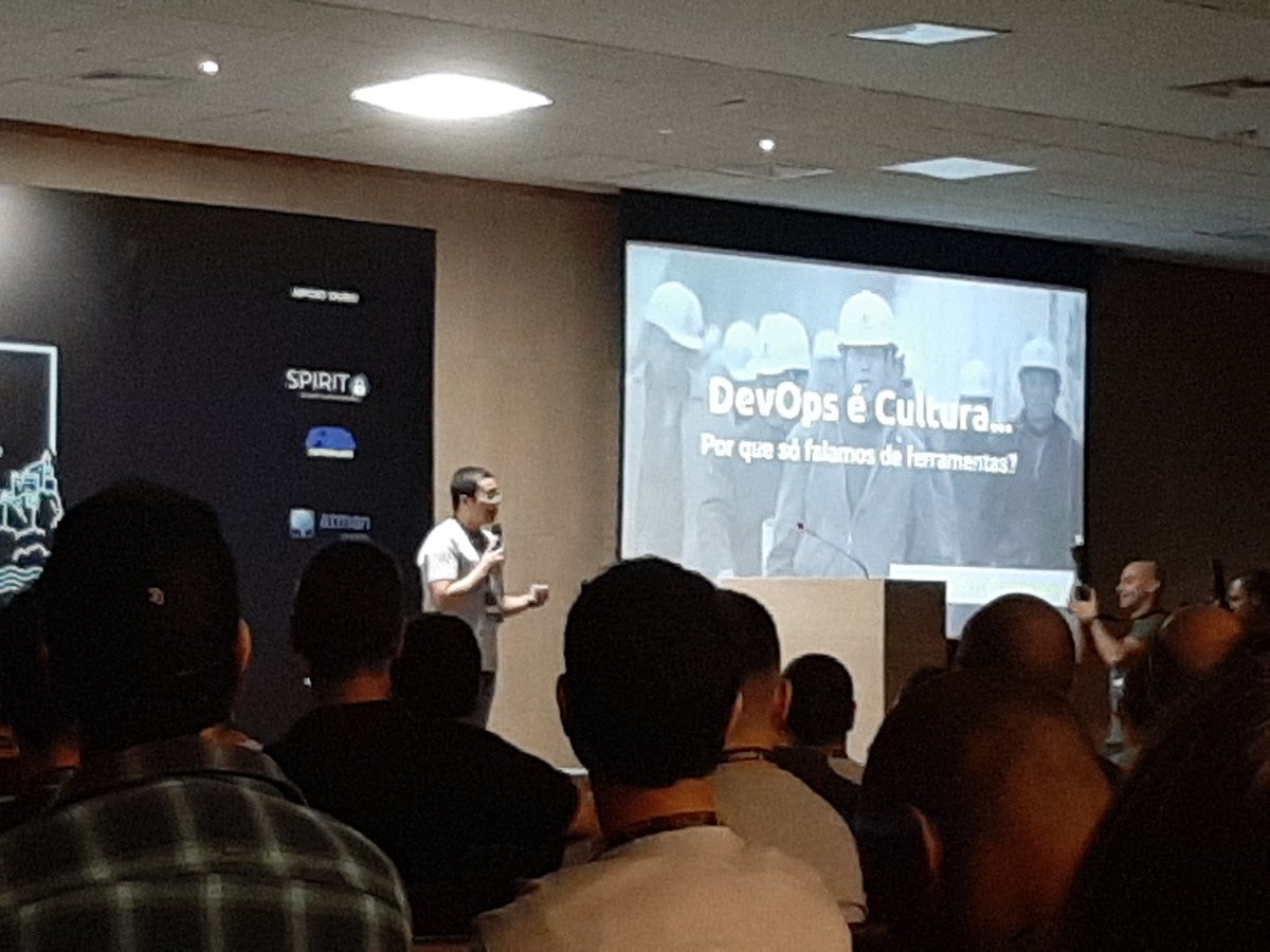 delley_fx's tweet image. DevOps é Cultura... Por que só falamos de ferramentas? By @fernandoike #DevOpsDays #DevOpsDaysVix #culture #DevOps