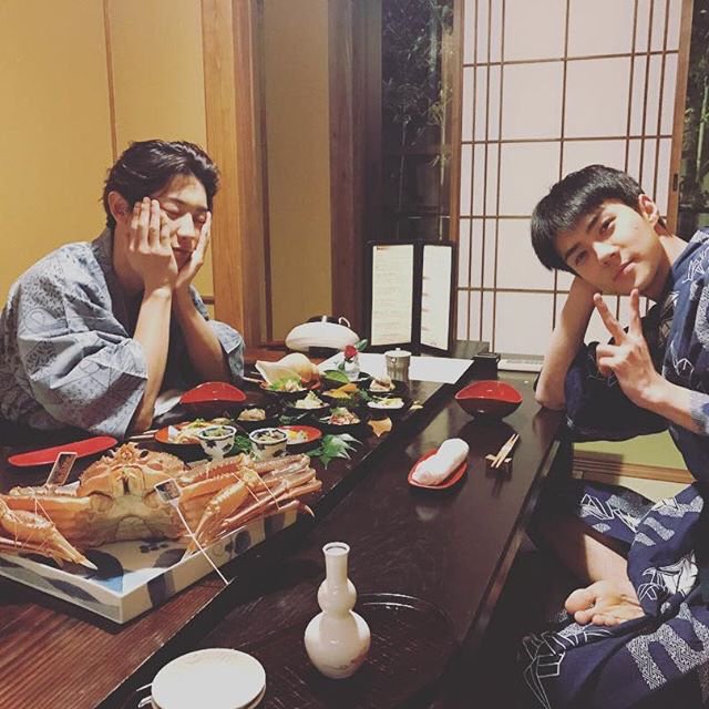 Chanhunsc's tweet photo. A trip to Japan with chanhun 

#SEHUN #CHANYEOL #chanhun #EXO_SC #EXO https://t.co/KculYjYDOc