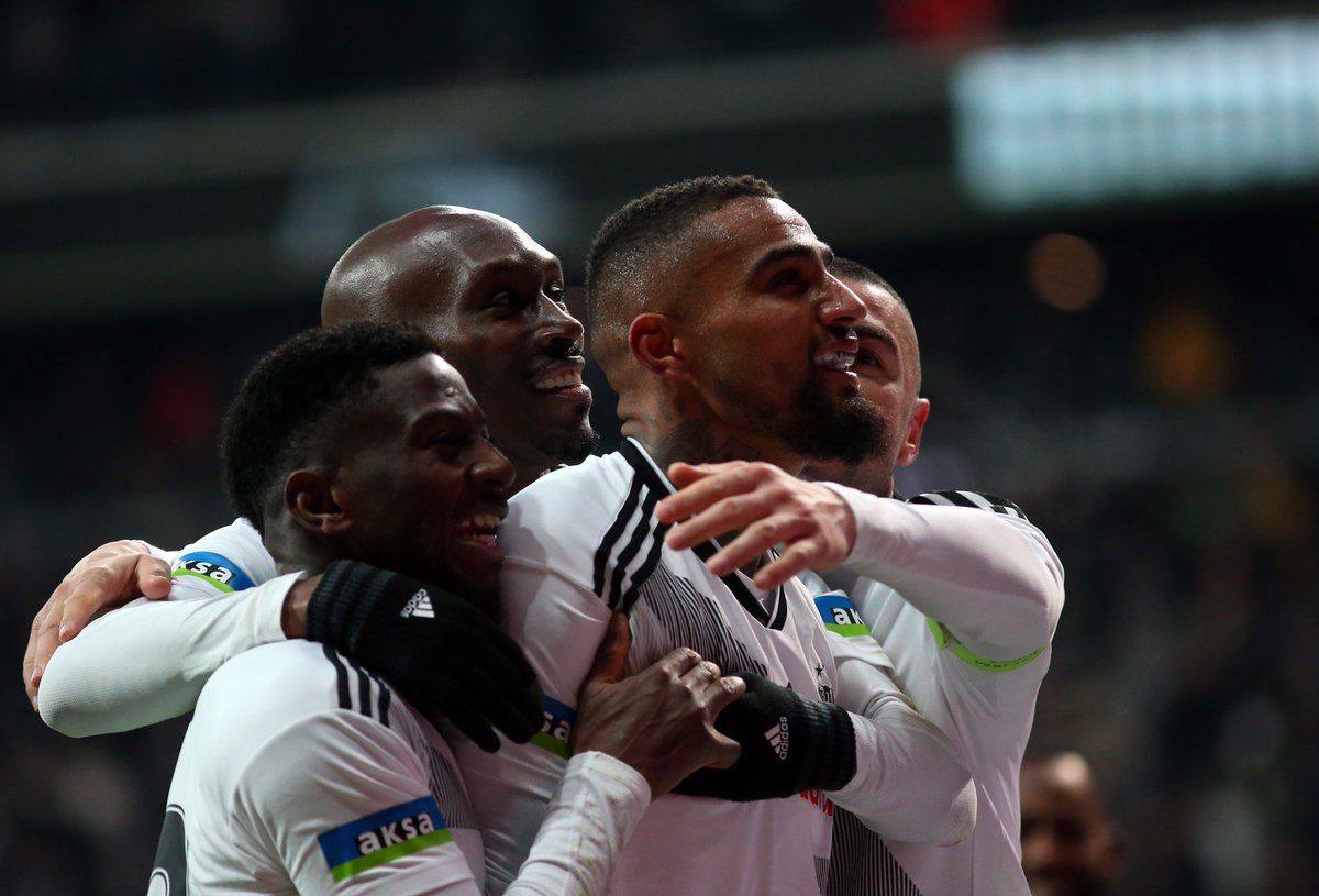 Bir Tanem #DeliGibiSeverim Seni Ben <a href="/KPBofficial/">Prince Boateng</a> 🖤