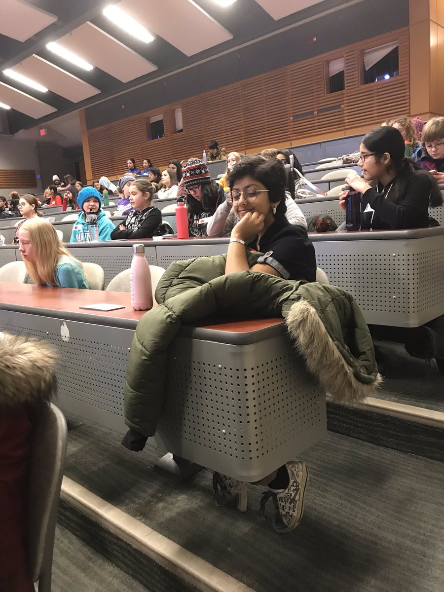 wisekidnetic's tweet image. 💯 plus girls here to get going #GoCodeGirl