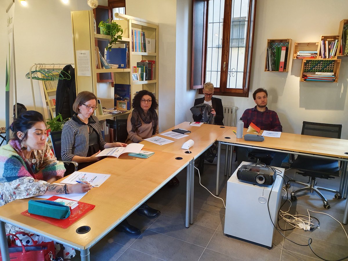 sloworking's tweet photo. È partito oggi il percorso Soste-Go.10 gli aspiranti imprenditori, giovani e donne accolti questa mattina dal saluto del sindaco Francesco Sartini @huestatrap @ezurvy @silvanaloffredo @curti_laura #sostengo #sloworking #conciliazione #liberaprofessione #freelance #community https://t.co/tDtqbhGH9l