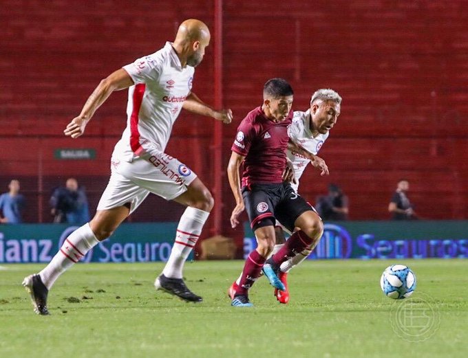 aaajysugente's tweet photo. #AAAJ ayer jugo un gran partido.
Por circunstancias del Juego se quedo con un solo punto.
Lo bueno y para destacar son las entradas de #GabiFlorentin y #MatkoMiljevic del #SemilleroDelMundo.
El camino es Largo y falta mucho todavía!!!.
#VamosBicho
#VamosTodosUnidos
🐞🇦🇹👍⬆️💪💯 https://t.co/FsDEUVONf8