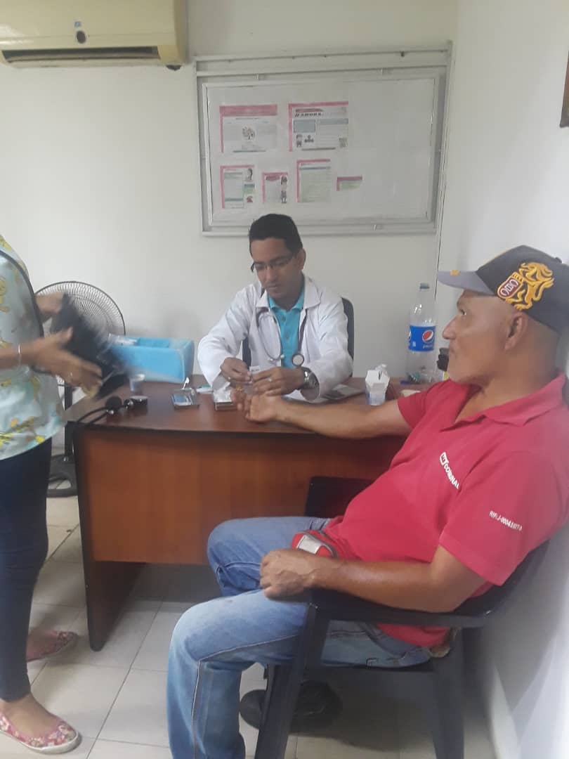 Gasmaca_ca's tweet photo. Como parte de la #Ruta2020 #Gasmaca realiza Jornada de Salud para trabajadores de Planta del CDT BOQUERON, en la que fueron beneficiados con: Consulta de Medicina General, Realización de Exámenes de laboratorio, Entrega de medicamentos y despistaje de Glicemia. @yelitzePSUV_ https://t.co/PoTLUCK8oV