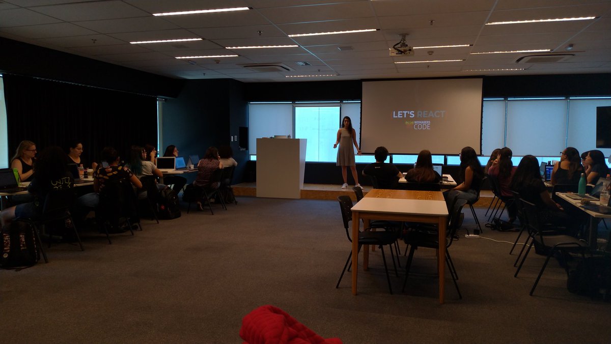 laislima_dev's tweet image. Segundo dia de React Bootcamp com a Rebecca maravilhosa dando aula ♥️
@womakerscode
#womakerscode #react #reactBootcamp