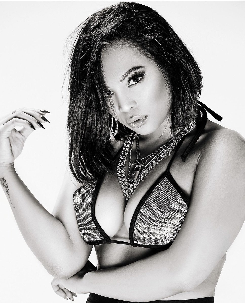GoddessOfShade's tweet photo. Our Savage model Talia sizzling in the newest Sensual Seduction set ♥️
#BabyImASavageSaturday https://t.co/v1qlKk6der