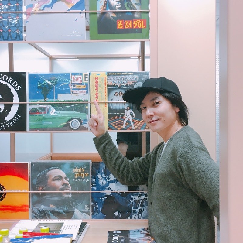 flumpool_eri_YM's tweet photo. 胸ポケットにもの入れたままカーディガン着るからモッコリじゃんねぇそういうとこよねえオシャレは足元からって言うけど、ダサさは全身からって感じ本当にありがとうございます大好きです山村隆太 https://t.co/Jp2utXsgTy