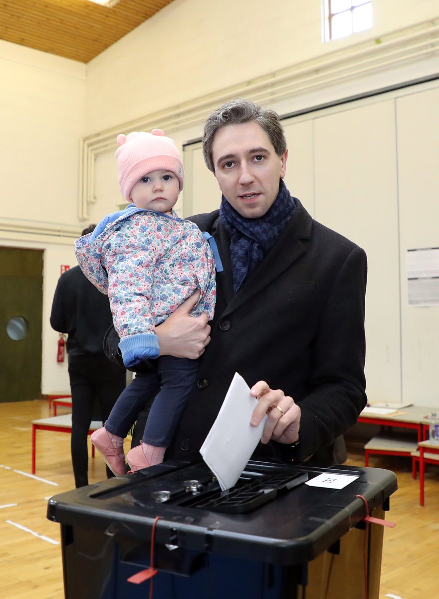 Simon Harris TD tweet media
