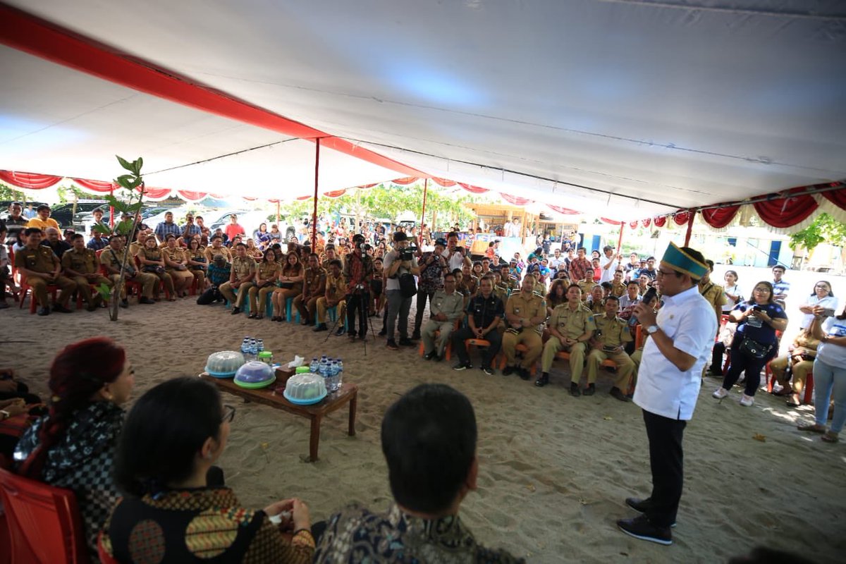halimiskandarnu's tweet photo. Dialog bersama Bupati, Camat, Hukum Tua (Kepala Desa), dan Pendamping Desa se Kab. Minahasa Utara.

Saya sampaikan kepada mereka, juga berlaku untuk semua Desa di Indonesia bahwa pembangunan yang baik adalah pembangunan yang memiliki dasar budaya dan kearifan lokal Desa. https://t.co/JT9dTH36MT