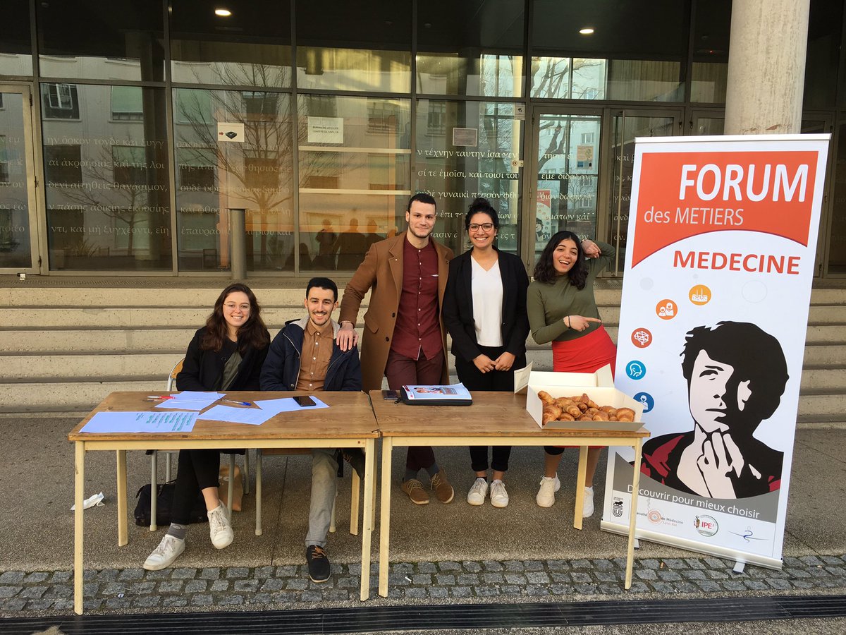 ACLE_Lyon_Est's tweet image. #FMM
Aujourd’hui a eu lieu le Forum des Métiers de la Médecine 👨🏻‍⚕️👩🏼‍⚕️
Merci d’être venus nombreux consulter la trentaine de #spécialités proposées !🤯
Et merci surtout à tous les #médecins qui se sont mobilisés un samedi matin au détriment de leur #grassemat 😴🤩
