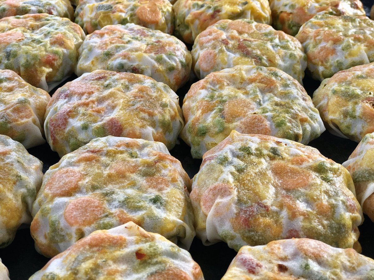 Feeling hungry? Our Fine Food Market serves a wide range of mouth-watering meals for your late lunch.