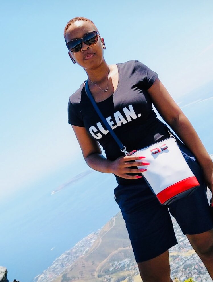 CLEANSKOON's tweet photo. CLEAN. 

The CLEANEST CLOTHING BRAND 

T-SHIRTS = R200
Cap/Spoti = R150

COMBO(spoti+T-shirt) =R300

We deliver nationwide order now clean.skoon@gmail.com /0793632088 
#ValentinesDay special #DJSBU #LOCALORNOTHING #trevornoah 
Faster growing local clothing brand #
CLEAN. https://t.co/V00SELdq5D