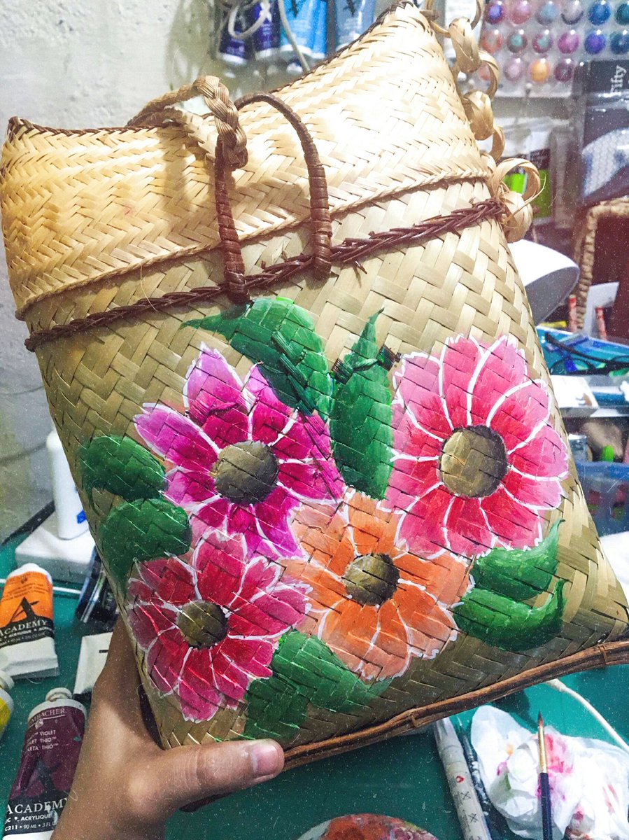 rinajeanombid's tweet photo. Please support local artists. Please support me. HAHAHA.
Handpainted Vintage Filipino Woven Backpack made by yours truly. A great gift to yourself and loved ones.
For sale and open for commisions. DM me
#handpaintedwithpassionandlove #handpaintedbags #commissionedart #maartsy https://t.co/Usk4MmiuNK
