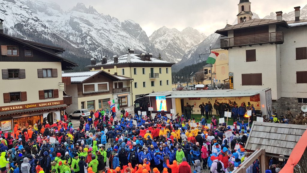 GIRBAsrl's tweet photo. Il nostro Truck Palco con Megaschermo Led alla Cerimonia d'apertura dei XXXI Giochi Special Olympics.
Info https://t.co/YcNY4QxeoV 
#Sappada #ski #wintersports https://t.co/t4utvffgsj