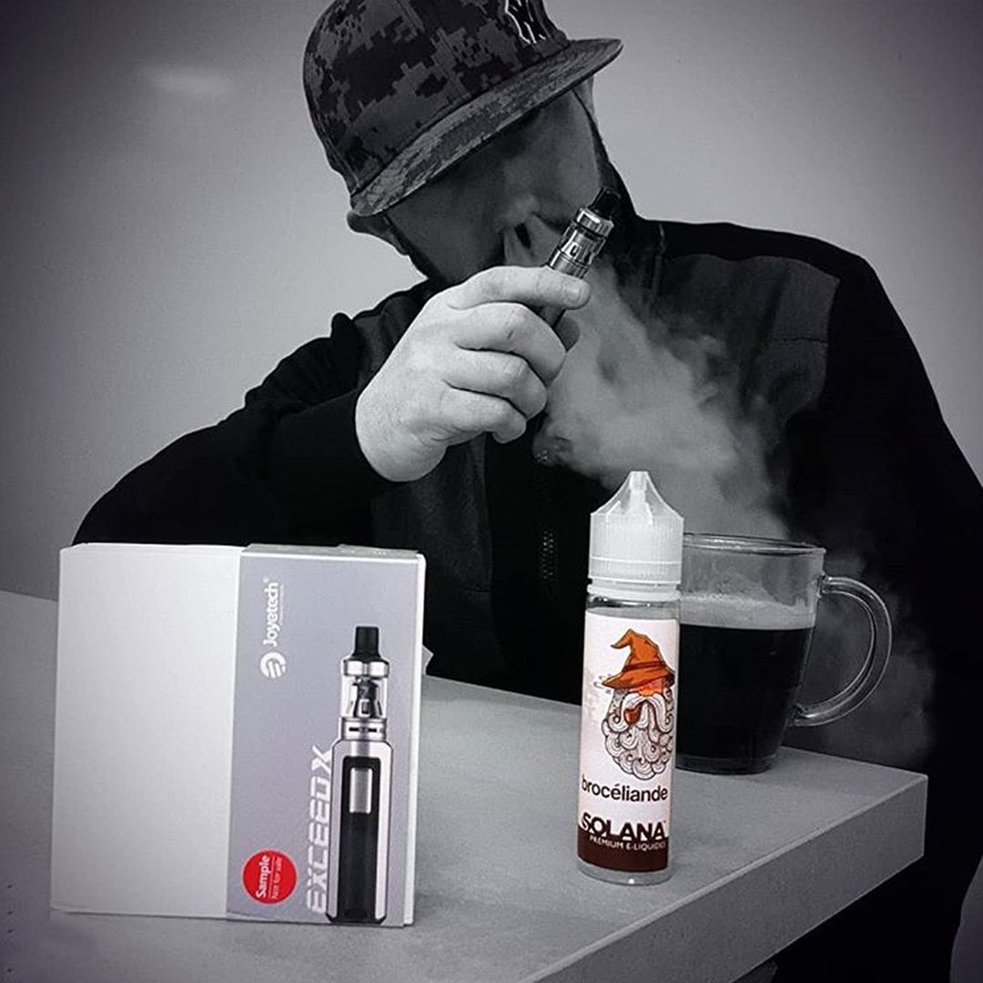 JoyetechClub's tweet photo. Première essai du compact Exceed X par nos amis espagnols dans une Vape Store.
Que pensez-vous du dΓ©sign en mΓ©tal?
Warning: This product may contain nicotine. Nicotine is an addictive chemical. Keep out of reach of children.
#joyetech#vapenation #vapefrance #vapedaily #exceedx https://t.co/f1clOzEk6v