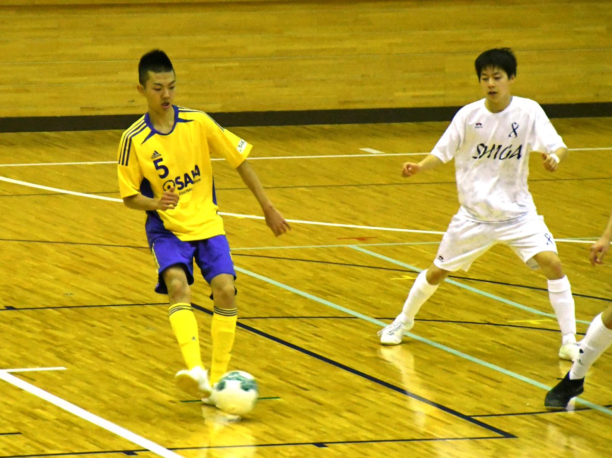 futsaltheater's tweet photo. 関西フットサルU-18選抜交流戦
優勝は大阪選抜！！

１ｓｔは
シュライカー大阪サテライト（１０番）
　　　　＋
エスタボン高校１年トリオ（３、４、５番）

クワトロでパスを回す回す（笑）
見ていて���しいセットでした

得点も量産⚽

#フットサル
#大阪選抜 https://t.co/0HaG2lBjk8