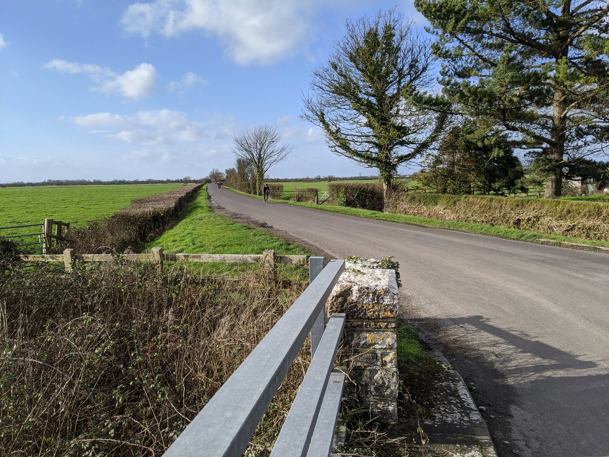 MillfieldRdTri's tweet photo. It's a beautiful day to be out on the bike doing some breakaway work. #triathlon #cycling https://t.co/HLEFIUom2C