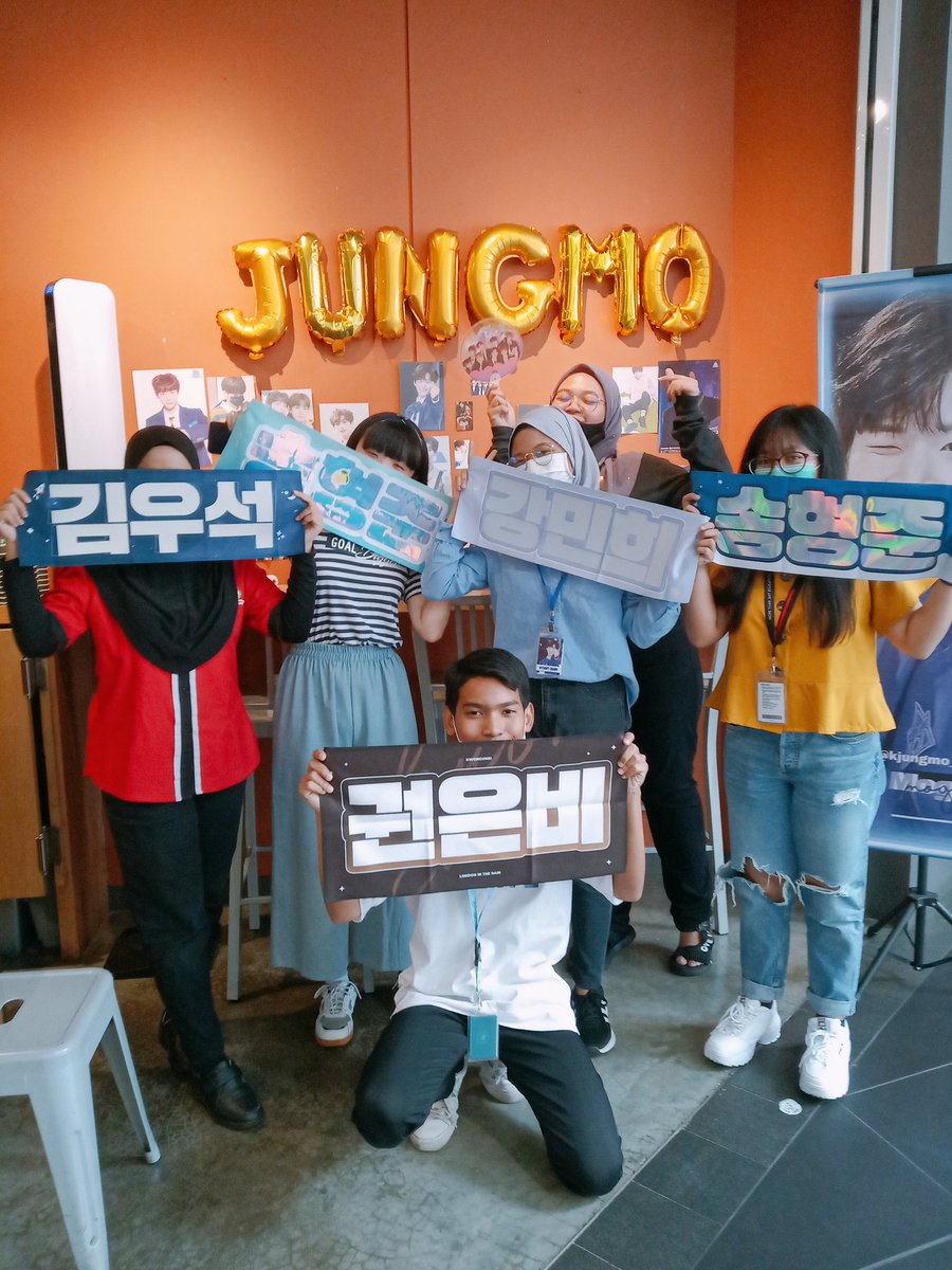 KJUNGMO_MY's tweet photo. Today's event goes well!
Thank you guys for coming!
#MoguDayInKL https://t.co/KPVh4XcIwb