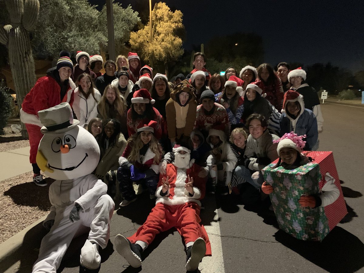 RMHSCouncil's tweet photo. Phoenix Marathon we’re ready for you at mile 9!! 

4 am crew with @StucoLiberty too! 

#RunMesa
#RunPhx https://t.co/HMYFvE4twl