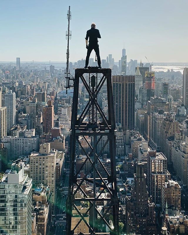 Dammmn! ontheroofs 🗽
.
.
⚠️ ALERT! Link in our bio for more crazy pics ⚠️
.
. 
#Rooftopping #Parkour #Urbex #Urbanexploration #Shoot2kill #Way2ill #Ontheroof #Ontheroofs #Parkourfails #Nopainnogain #trainingday #urbanphotography #streetphotography #urbanscape #cityscape #urbansh
