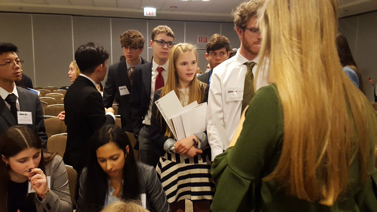 mskaz111's tweet photo. Working papers are coming together during @UChicago #MUNUC32 Session 3! #NAMUN https://t.co/hZABKqp9ZJ