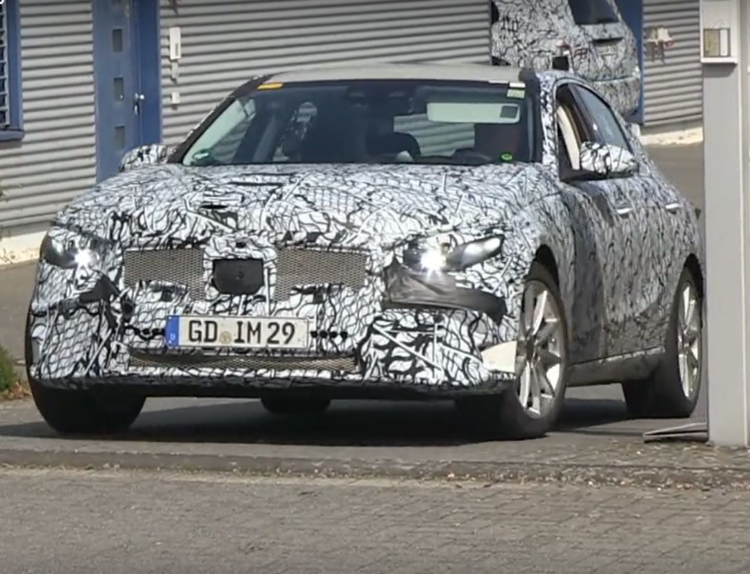 BenzInsider's tweet image. New 2021 #MercedesBenz C-Class #SpyVideo Surfaces
buff.ly/2SaCHFX