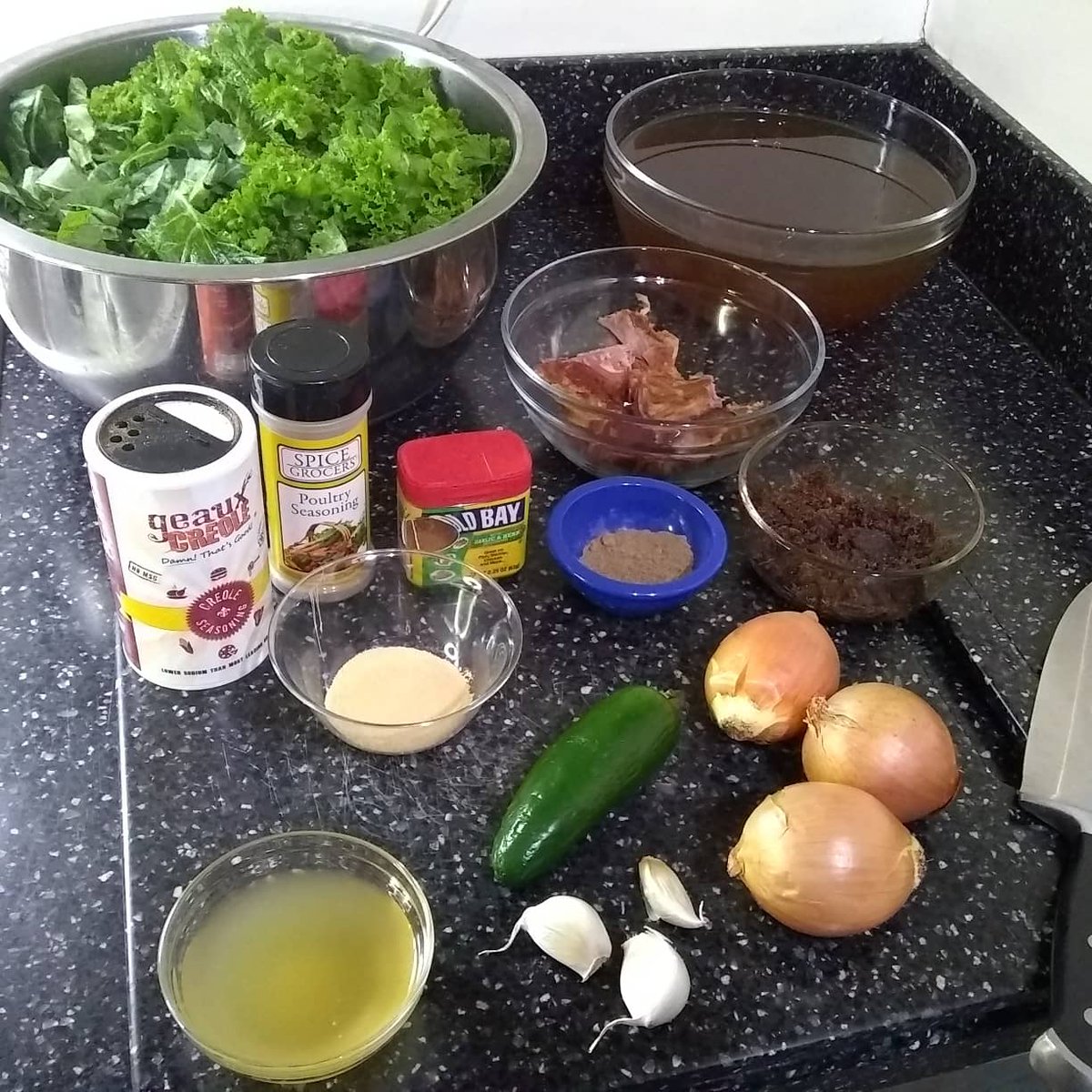 CookingKenneth's tweet image. Preparing quick easy recipe 3 days a week.youtu.be/SReGpzU0TCY