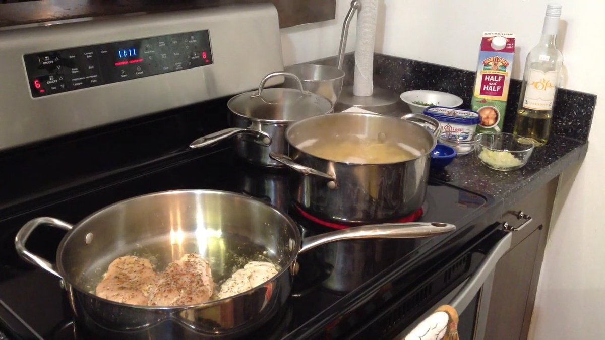 CookingKenneth's tweet image. Preparing quick easy recipe 3 days a week.youtu.be/SReGpzU0TCY