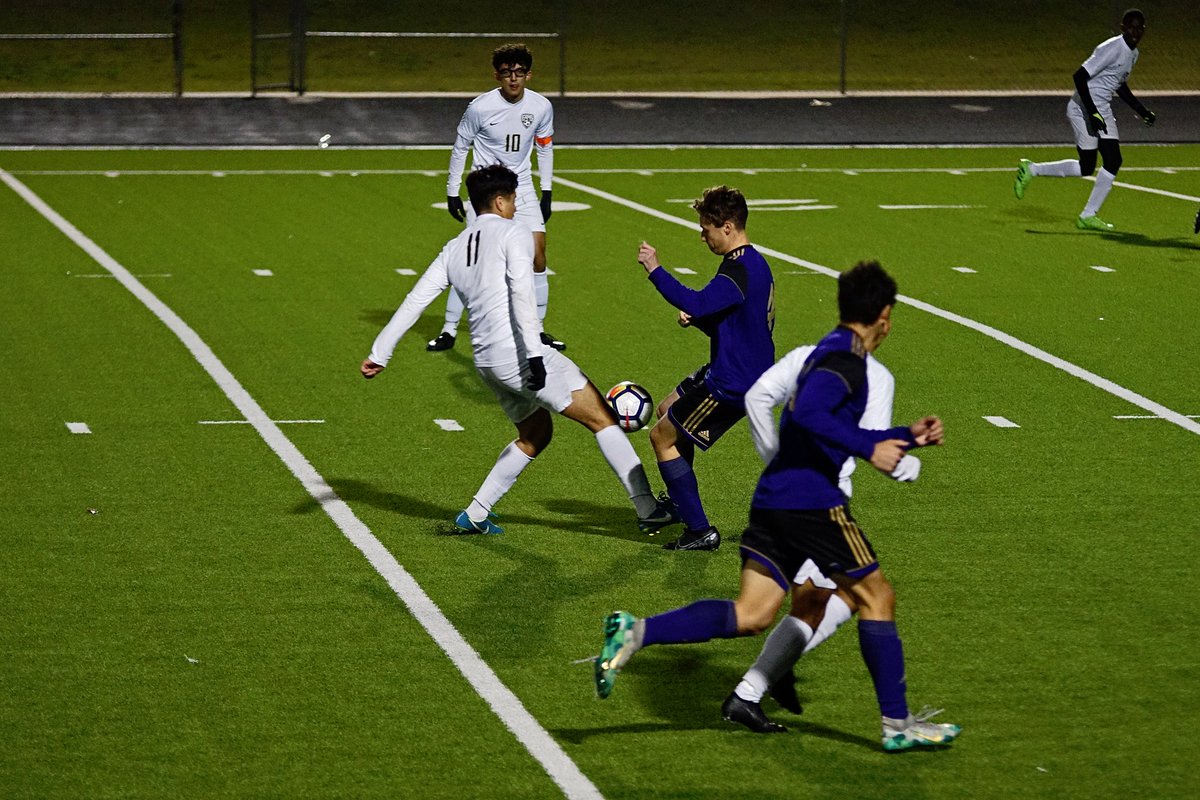 KGator11's tweet photo. A solid defensive effort helps bring home the win for @TCHSSoccerBoys https://t.co/3t3dYORYXV