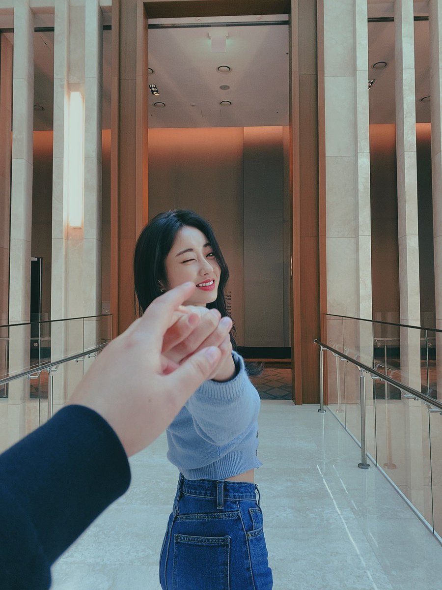 ㅈ ㅏ니..?

나도 이거 해봤어 그냥 그러타구😜
근데 매니져 언니 손이 아주 귀엽구로 통통하게 나와서
이입은 잘 안되는거 같지..?😁