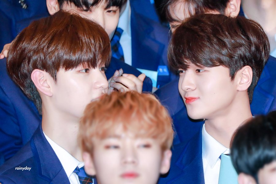 They keep looking at each other  #junho  #dongyun  #somcha