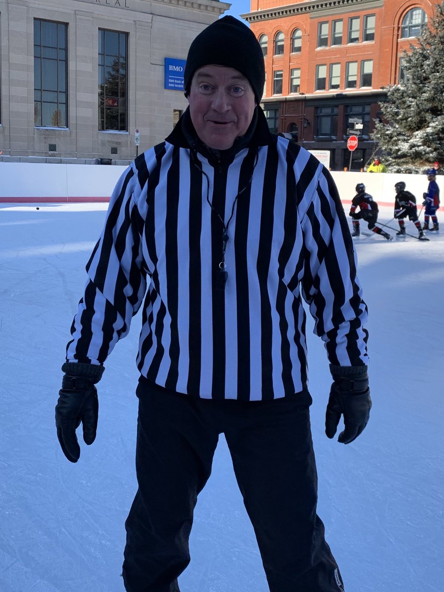PatMurphySecura's tweet image. Local celebrity referees #ChrisClifford ⁦@bclawyers⁩ ⁦@maj3240⁩ on a beautiful #FebFest ⁦@downtownktown⁩ morning #AlwaysGivingBack #YGK