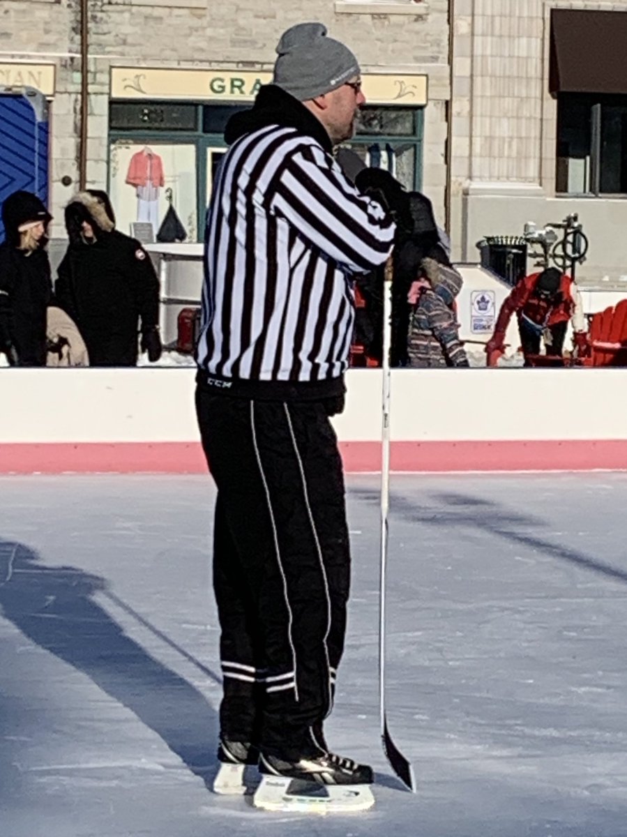 PatMurphySecura's tweet image. Local celebrity referees #ChrisClifford ⁦@bclawyers⁩ ⁦@maj3240⁩ on a beautiful #FebFest ⁦@downtownktown⁩ morning #AlwaysGivingBack #YGK