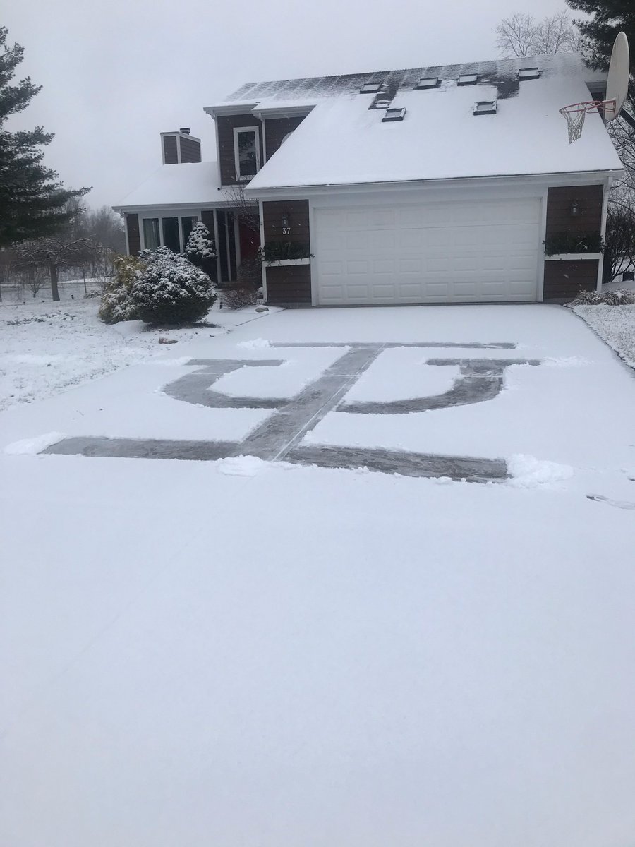 PJSBrews's tweet photo. So my neighbors vandalized my driveway this morning, but I fixed it fairly quickly. https://t.co/Dk77KbGBXL