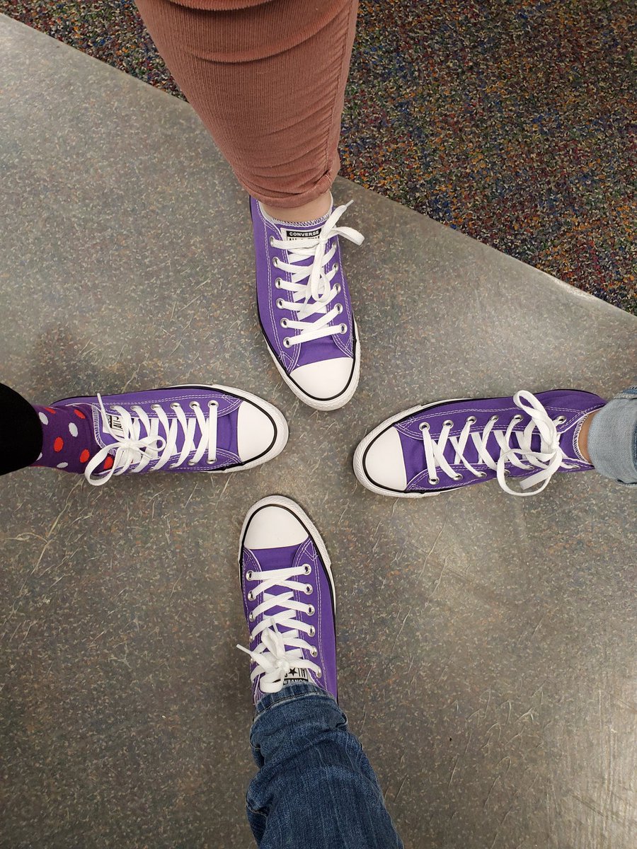 TAShan421's tweet photo. Putting our best foot forward at our @Affinity_Plus University branch today! #affinityplusproud #purplechucks https://t.co/Ett8E2WkdK