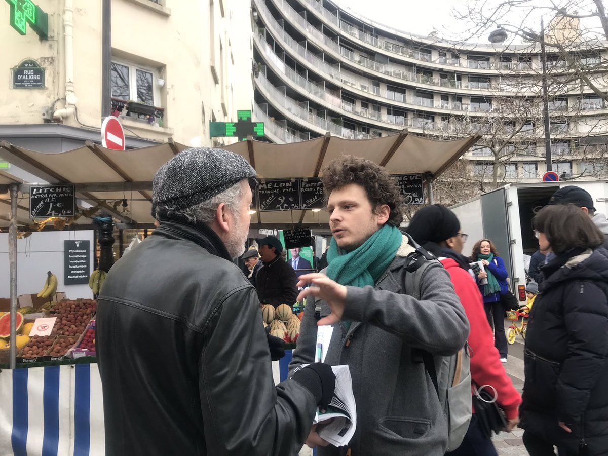 DelmestreN's tweet photo. Des échanges intéressants ce matin à #Aligre autour du #12pages du programme d’@Anne_Hidalgo pour @ParisEnCommun #hidalgo2020 avec une équipe nombreuse et déterminée !👍💪 https://t.co/3rm9aGKwuk