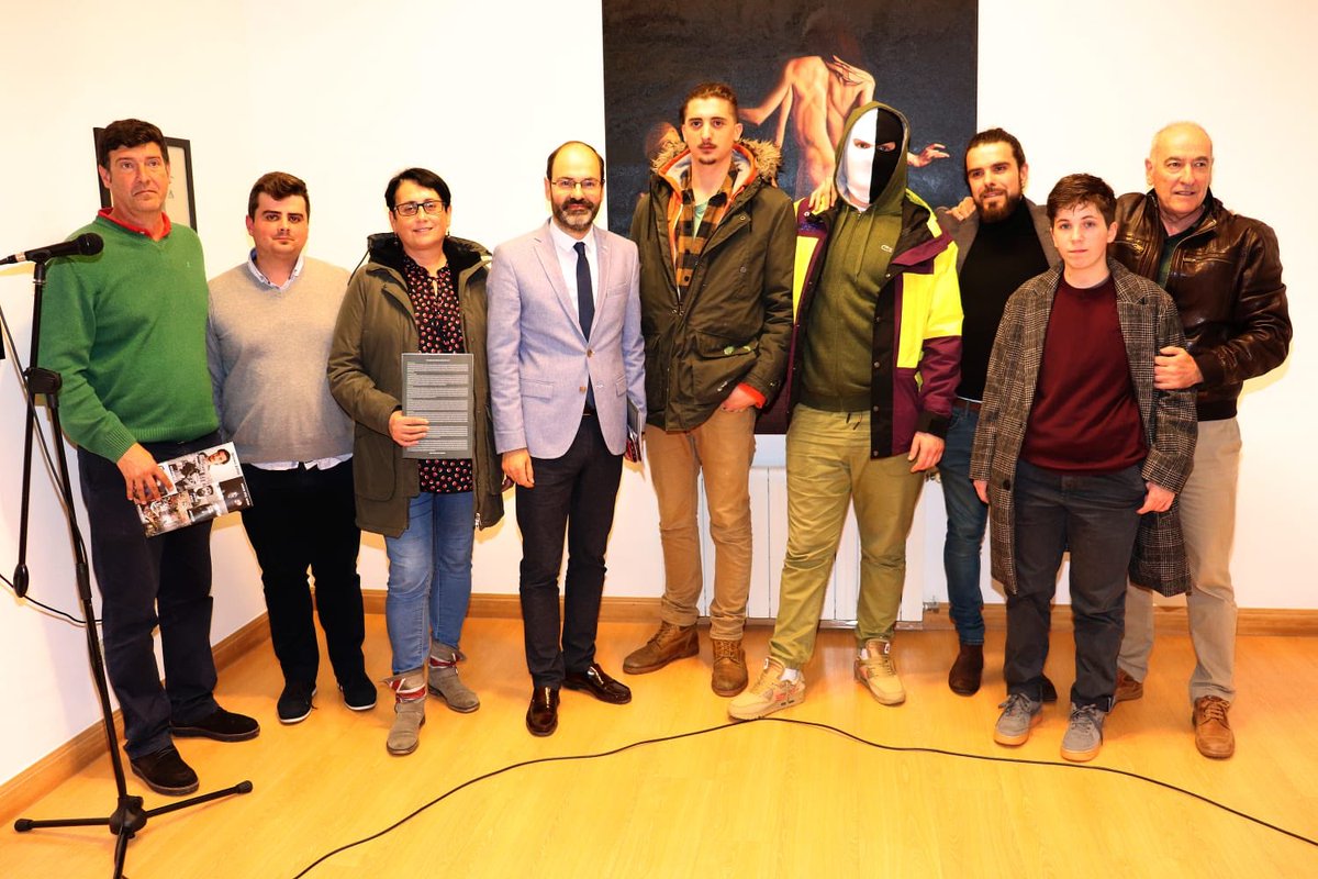 PSOETorrelavega's tweet photo. #Torrelavega apuesta por 7 grandes jóvenes artistas en #TheTeeth la espectacular #exposición inaugurada en el #CNFoto
#arte #fotografia #pintura #grafiti #collage
Más información: https://t.co/VvxCuDwGlh https://t.co/9VR0nK8cA4