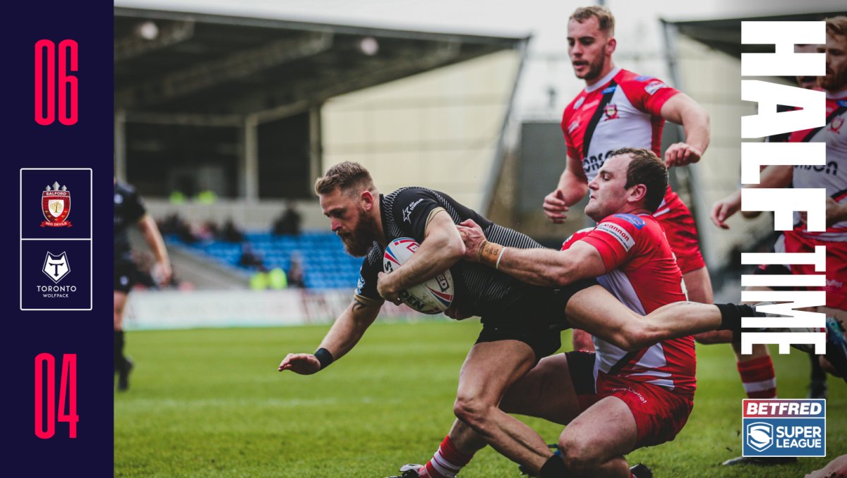 SuperLeague's tweet photo. Red Devils with a slender lead over the Wolfpack after 40 #SuperLeague #SLSalTor https://t.co/YOHpfMOCAZ
